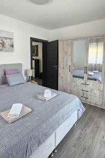 Family-friendly apartments with swimming pool Vir - Lozice, Vir - 24328 - 3