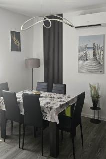 Family-friendly apartments with swimming pool Vir - Lozice, Vir - 24328 - 1