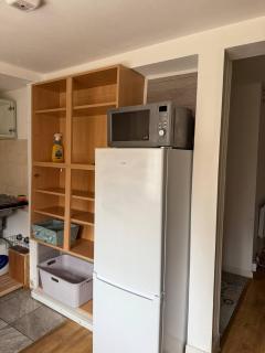 Serene Uxbridge Retreat with Central Heating Free Parking - 8