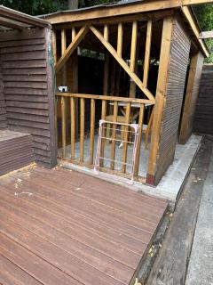 Serene Uxbridge Retreat with Central Heating Free Parking - 1