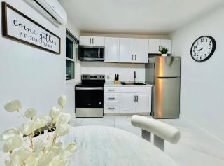 Earth-Toned Escape, Stylish Stay - Miami - 2
