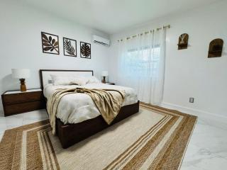 Earth-Toned Escape, Stylish Stay - Miami - 0
