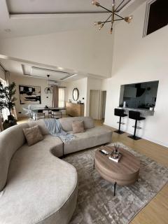 Cozy Modern 3 Bedroom Penthouse - Lekki - 0