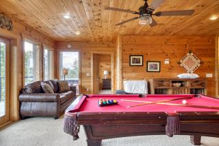 Cabin W Amazing Views, Theater, Firepit & Hot Tub - Pigeon Forge - 7
