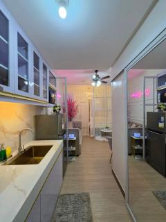Affordable New Staycation Condo in Quezon City - Manille - 9