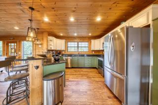 Cabin W Amazing Views, Theater, Firepit & Hot Tub - Pigeon Forge - 2