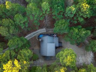 Modern Luxe 3BR Cabin with Hot Tub & Firepit - 3