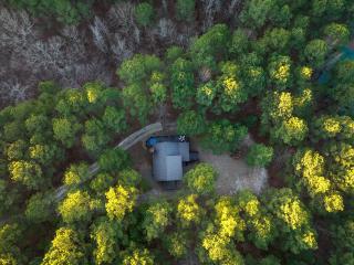 Modern Luxe 3BR Cabin with Hot Tub & Firepit - 9