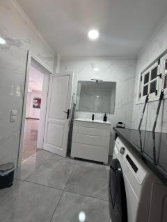 Large Villa with Huge Private Pool & Gym in Maspalomas - 4