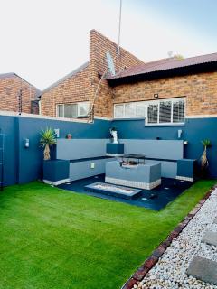 Grey Villa on Orion- 1 Bedroom Luxury Apartment - Polokwane - 9