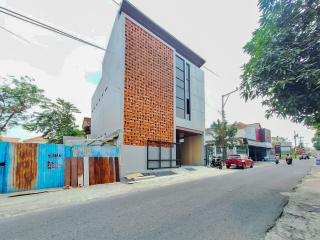RedDoorz Syariah at DNA Home Seturan Yogyakarta - Seturan - 4