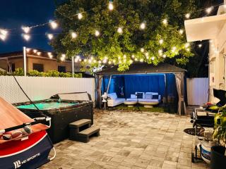 Elegant House with a Private Hot Tub - 0