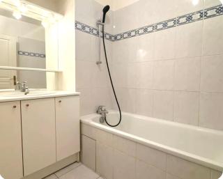 SPLENDIDE Appartement pour 4 in front GARE LILLE FLANDRES - 2
