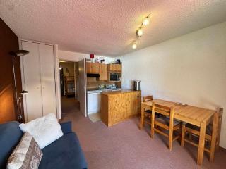 Studio cabine 27m² au pied des pistes de luge, balcon sud, navette gratuite - FR-1-515-236 - 8