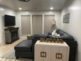 Hugo Cozy Cottage - 3
