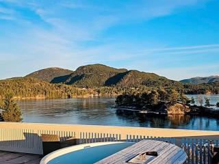 6 person holiday home in HOSTELAND, cleaning included - Hosteland - 1