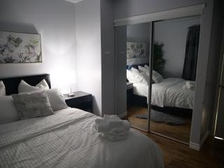 Entire Unique Apartment - 9