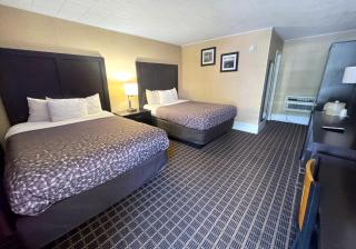 Castlewood Inn - 2