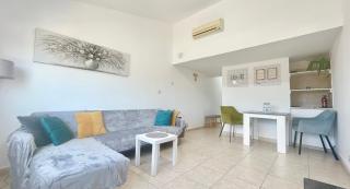 SUN JULZ - Queens Gardens - Paphos - 6