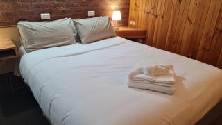 Country Roads Motor Inn - 8