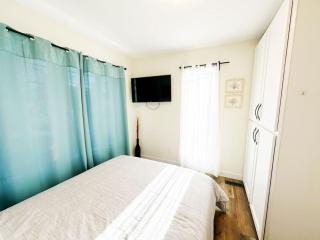 5 Min to Southgate Mall and U of A, Bright and Private, Cool Summer Stay - 3
