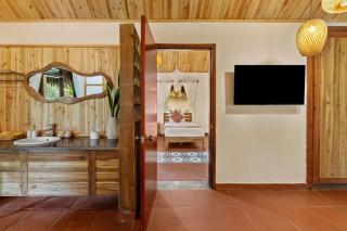 Cuc Phuong Mineral Retreat - Ninh Binh - 1