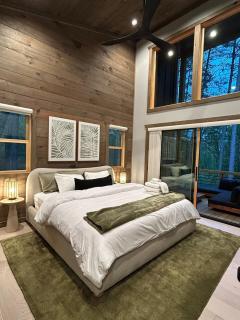 Lux Blue Ridge Cabin, Hot tub, Swing, PingPong! - 1