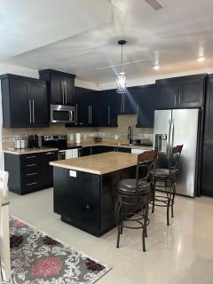 Luxe 3BR and 2BA Condo Near Airport - McAllen - 9
