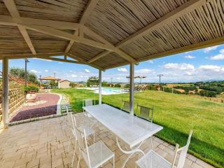 Farmhouse in Tuscany with Pool and Hill Views - 6