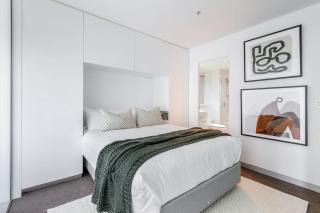 Batman Hideout - Modern Parkside Escape with Gym - Melbourne - 6