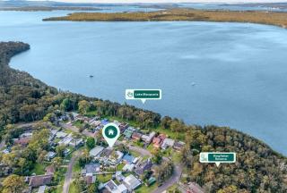 Lakeshore Cottage Cosy Comfort with Private Pool - Mannering Park - 8