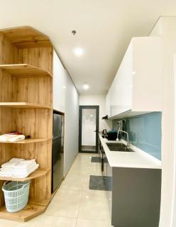 Monarchy Luxury Serviced Apartments - By Charm Homestay Vietnam - 1