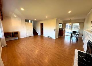 Beautiful Place with Kitchen, Washing Machine and Internet Near YVR Airport, Transit and Shopping Mall - Richmond - 3
