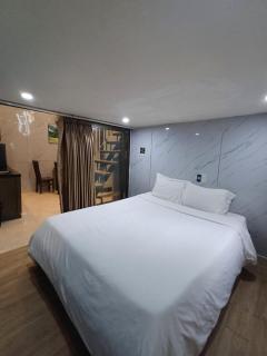 Seashine Apartment - 1