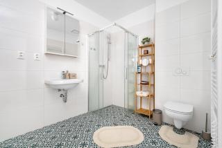 HideOut Apartments - 4