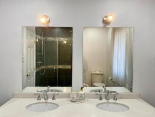 Luxurious Villa with 6BR - Garden - Free Parking - Richmond Hill - 9