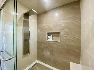 Luxurious Villa with 6BR - Garden - Free Parking - Richmond Hill - 4