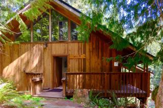 Chalet at Rainier Lodge (0.4 miles from the entrance) - 9