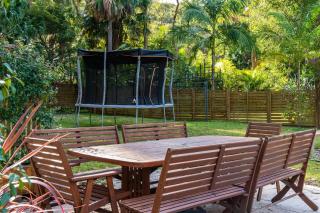 Salt and Stone Modern Pearl Beach Stay 2 Mins to Ocean - 0