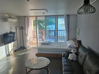 Geoje Beach House Pension - 2