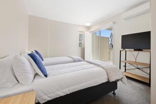 Park View 2BR Apartment in Mantra Salt Resort by uHoliday - 4