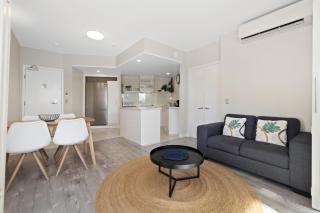 Park View 2BR Apartment in Mantra Salt Resort by uHoliday - 3