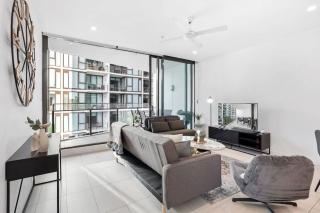 Spacious Central 2BR - Free Parking & Balcony & Pool - Brisbane - 5