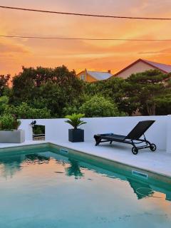 Mare`s House Apartments with Pool - Karlobag - 4