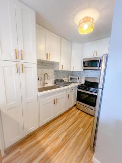 Modern Beachy Kuhio at Waikiki 2-Bedroom condo - Honolulu - 3