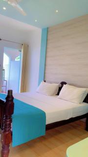 Sri Gemunu Beach Resort - Unawatuna - 8