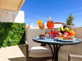 Golden Palm Condo by BeCherish - 6