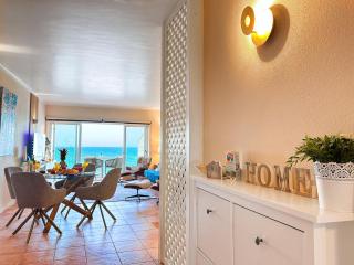 OceanView Apartment by BeCherish - 4