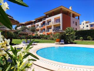 Fabulous Sunny Pool&Garden Condo by BeCherish - 5