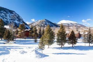 Mountainside Retreat - Sleeps 4 - 2